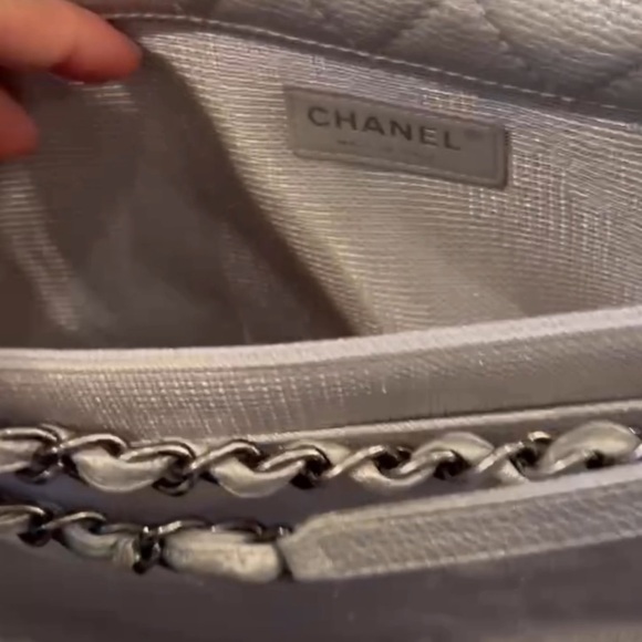CHANEL XXL SILVER BAG - Picture 7 of 10